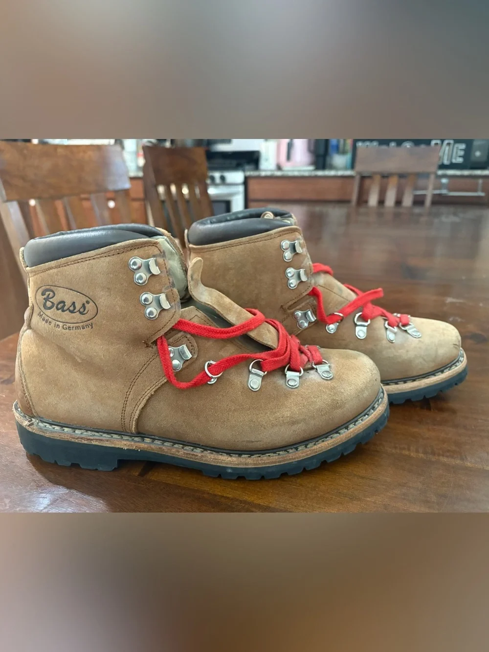 Bass Mens Tan Suede Boots with Red Laces